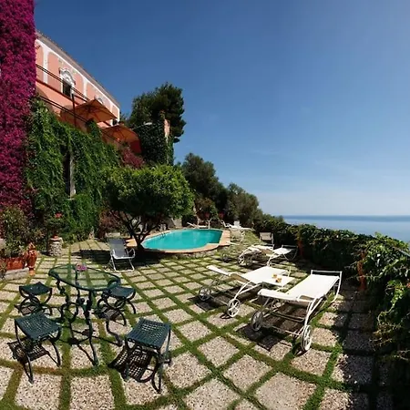 Deipositano Дом отдыха Позитано